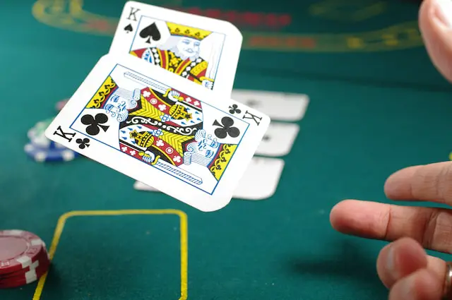The World Of Poker: Tournaments And Cash Games