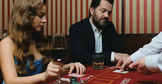 Which casinos do not permit smoking?