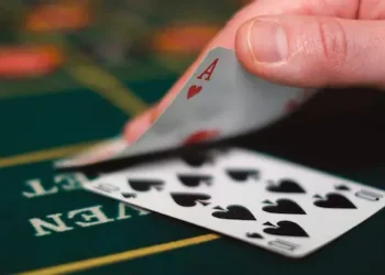 A Small-Group Showdown: Poker With 3-6 Players