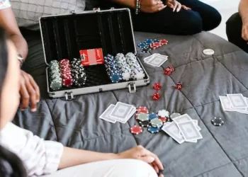 How To Divide Poker Chips $20 Buy In?