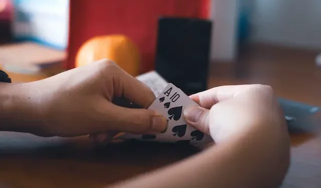 How To Play Blackjack With Friends?